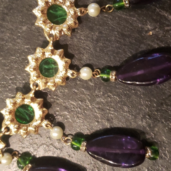 Gorgeous Kenneth Jay Lane statement necklace. - Picture 6 of 9